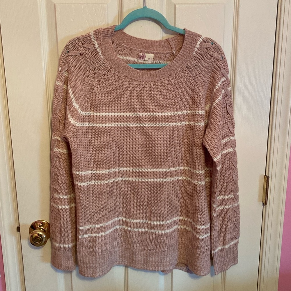 Junior’s sweater